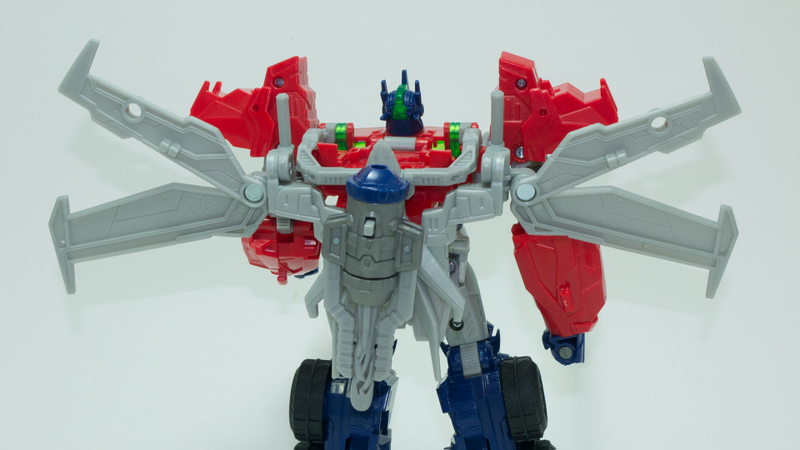 Illustration for article titled The New Beast Wars Begin with Optimus Prime and Predaking